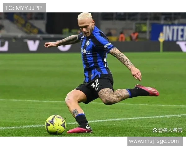 左脚球星的精彩表现与足球世界的独特魅力解析 左脚球星的精彩表现与足球世界的独特魅力解析