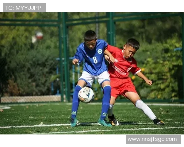 足球巨星闪耀赛场凝聚力量点燃激情谱写绿茵辉煌篇章